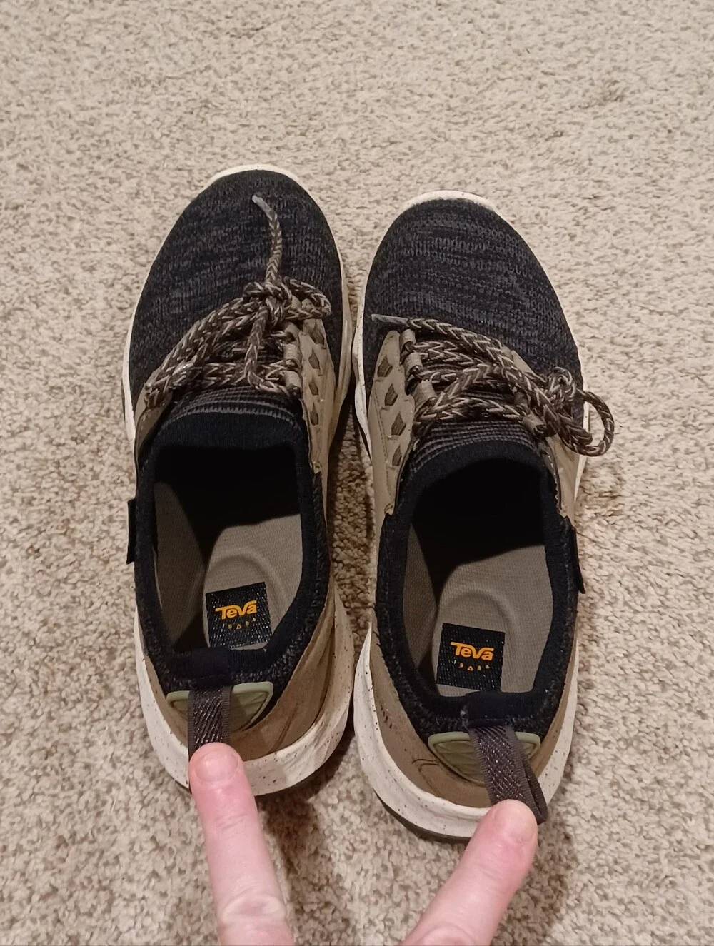 Teva Arrowood 2 Knit sneakers featuring a breathable knit upper Mens Size 9